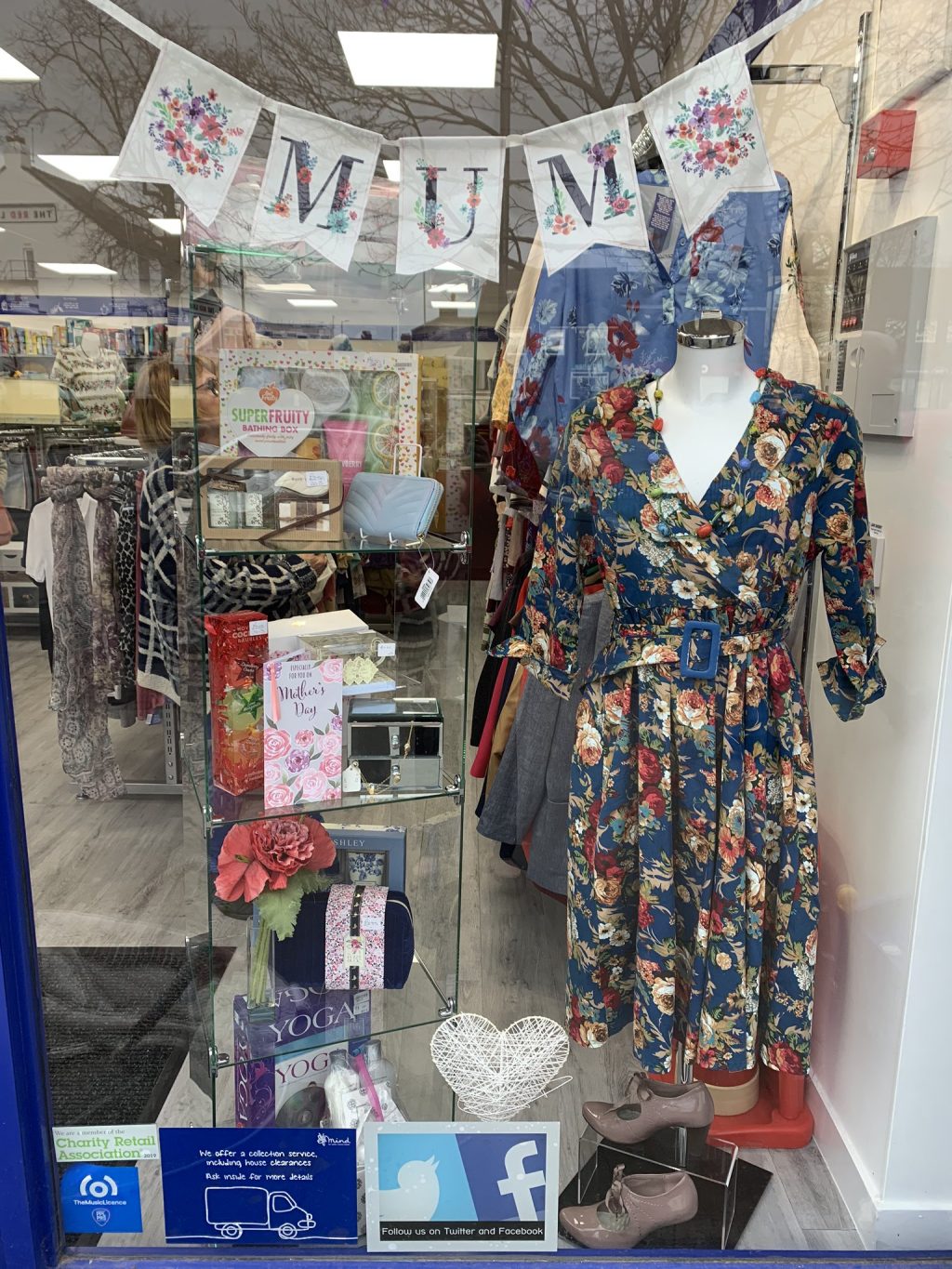 ESlEz1fX0AAe90F 1024x1365